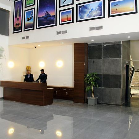 Hotel The Sky Court à Aurangābād Extérieur photo
