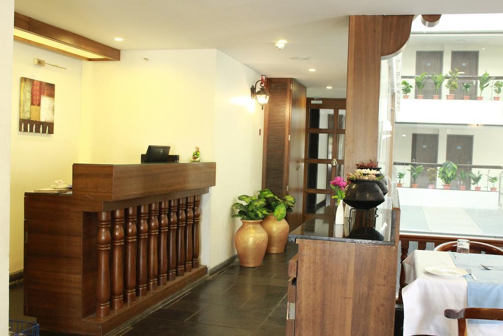 Hotel The Sky Court à Aurangābād Extérieur photo